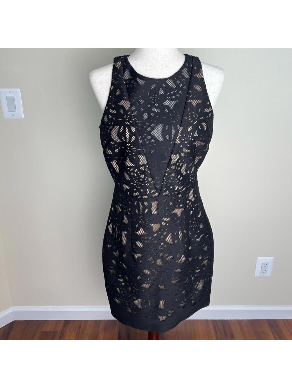 Badgley Mischka Black Lace Overlay Cocktail Dress Size 8
